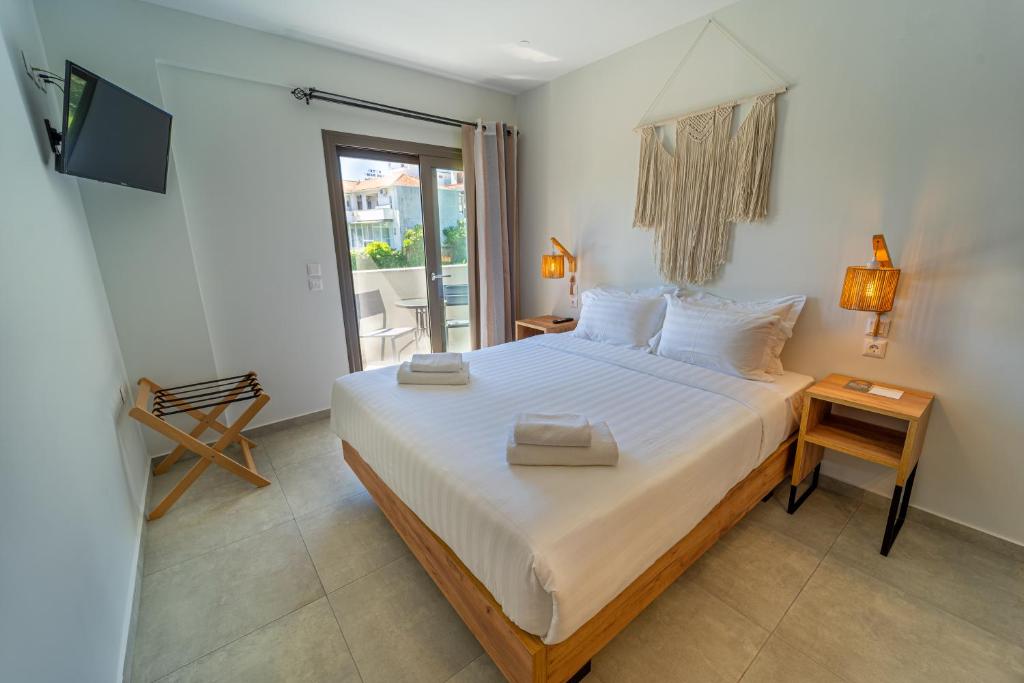 Niso Skiathos