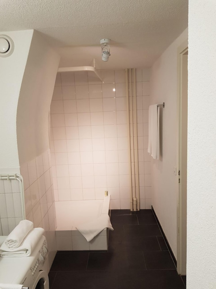 Hotel Stylish Apartment In The Heart Of Zug By Airhome