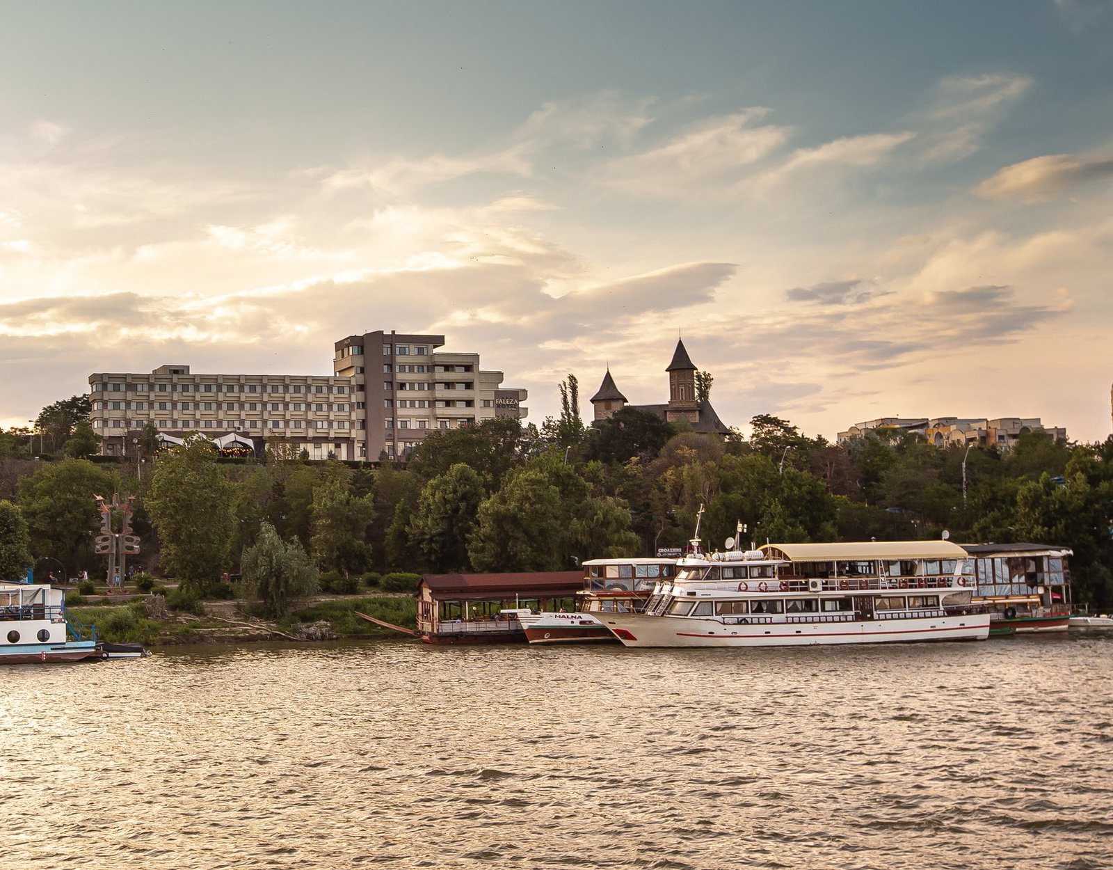 Hotel Faleza By Vega