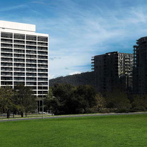 Hotel Qt Canberra cazare Canberra