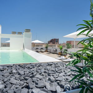 Hotel Limehome Sevilla Calle Torcuato Luca De Tena cazare Sevilla