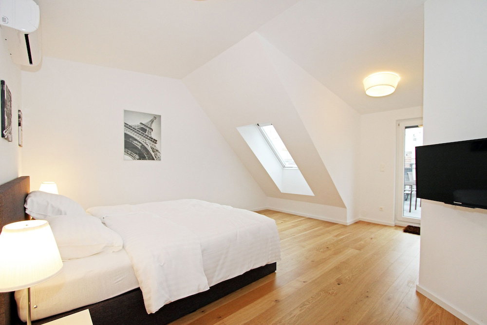 Christiano Apartments