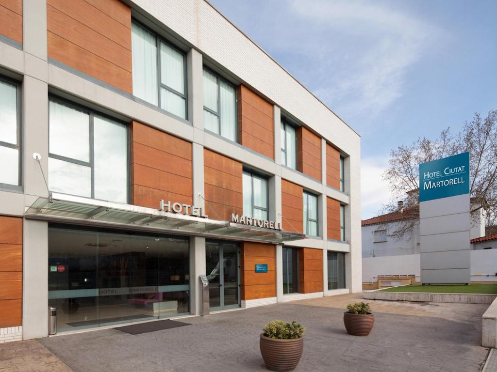 Hotel Ciutat Martorell (35 Km From Barcelona)