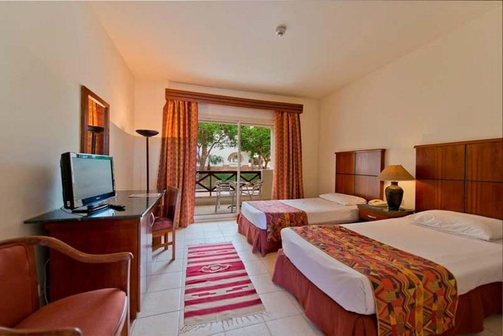 dal travel Amphoras Beach