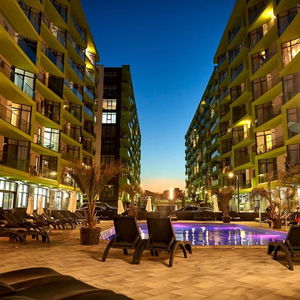 Hotel Apartament Black&White Alezzi cazare Mamaia Nord