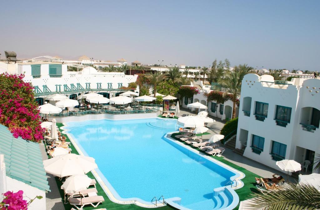 dal travel Falcon Hills Hotel