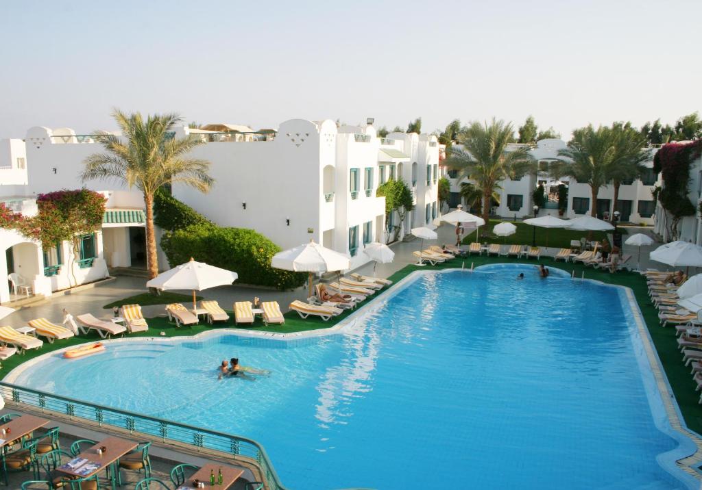 dal travel Falcon Hills Hotel