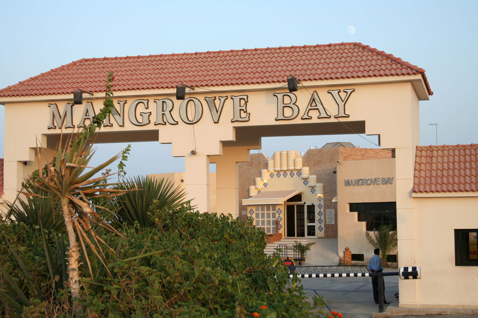 Hotel Mangrove Bay Resort