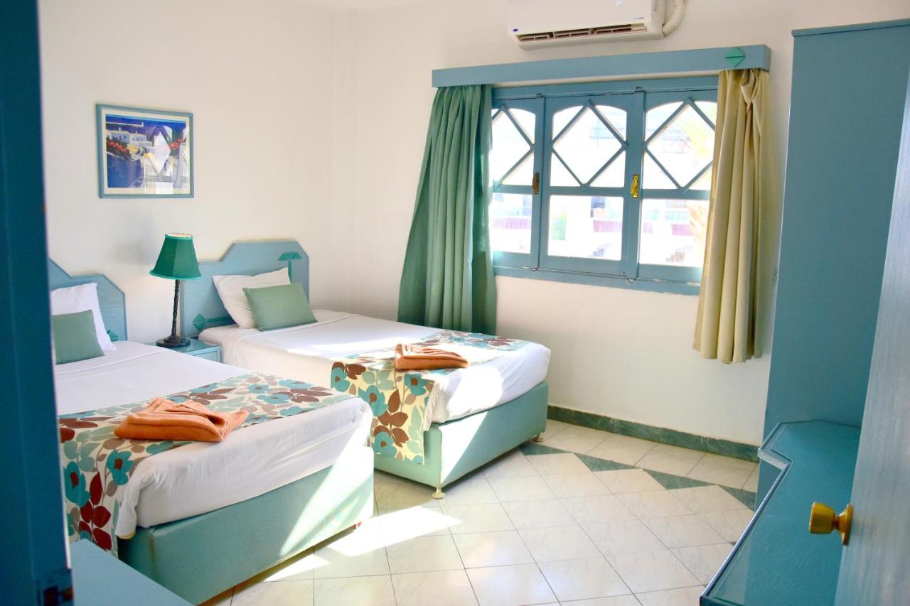 Dive Inn Hotel