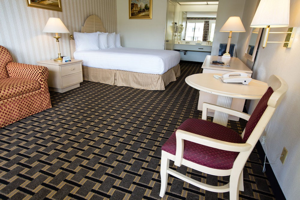 Hotel Anaheim Carriage Inn