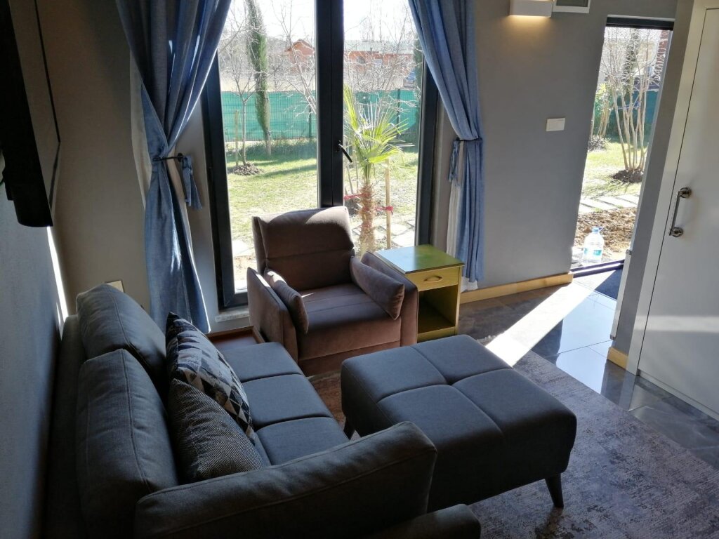Antik River House