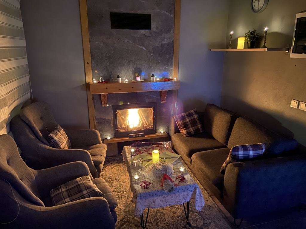 Antik River House