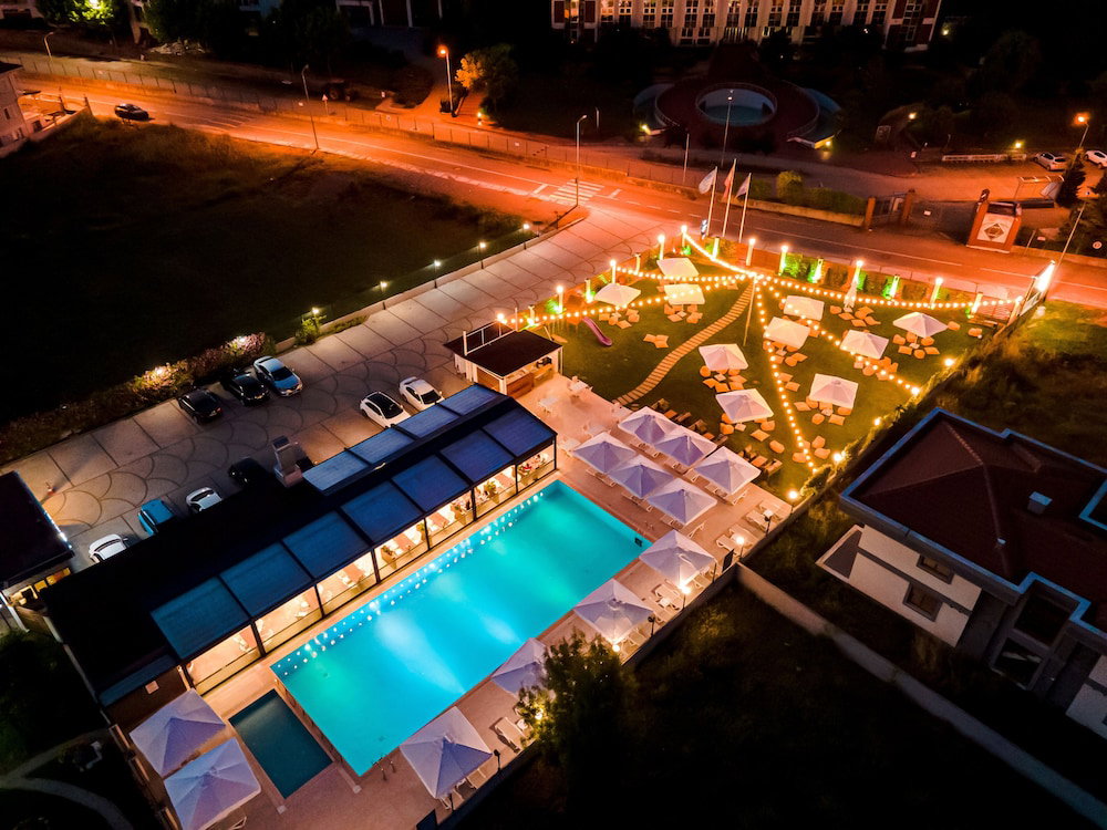 Uçar Royal Hotel And Conference Hall