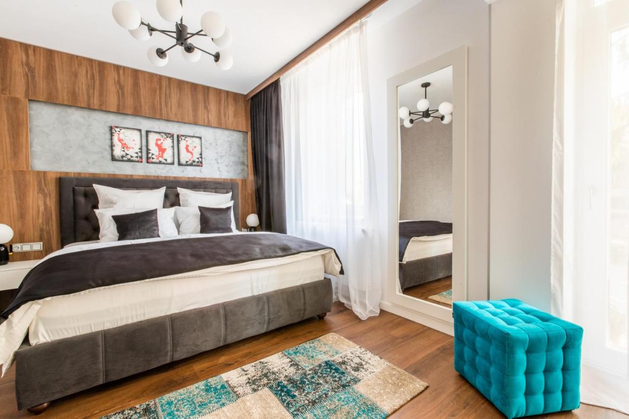 Bach Apartments