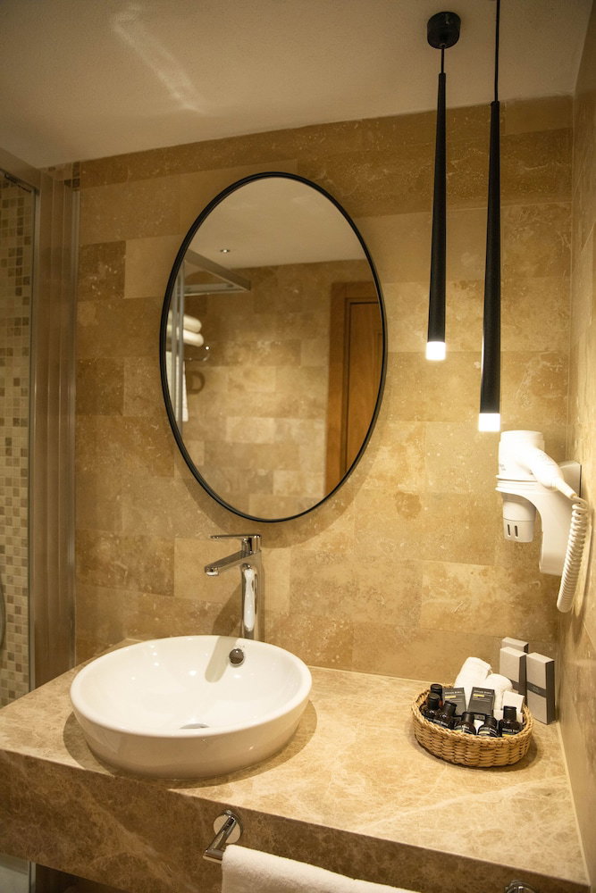 Villaqua Boutique Hotel