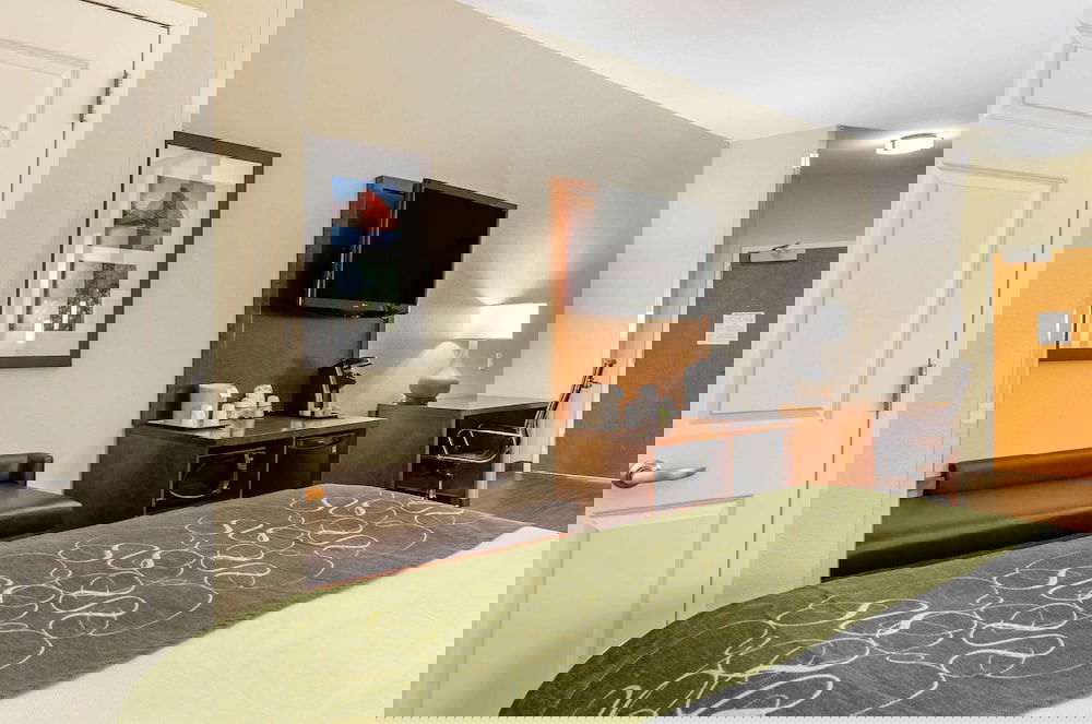 Hotel Comfort Suites Helena Airport