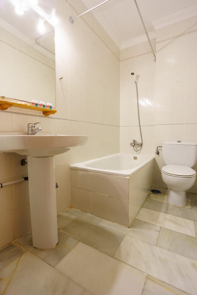 Hotel Oyo Apartamentos Pepe Mesa