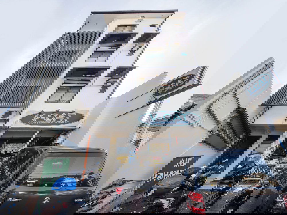 Hotel Oyo 490 V-Cat Apartelle