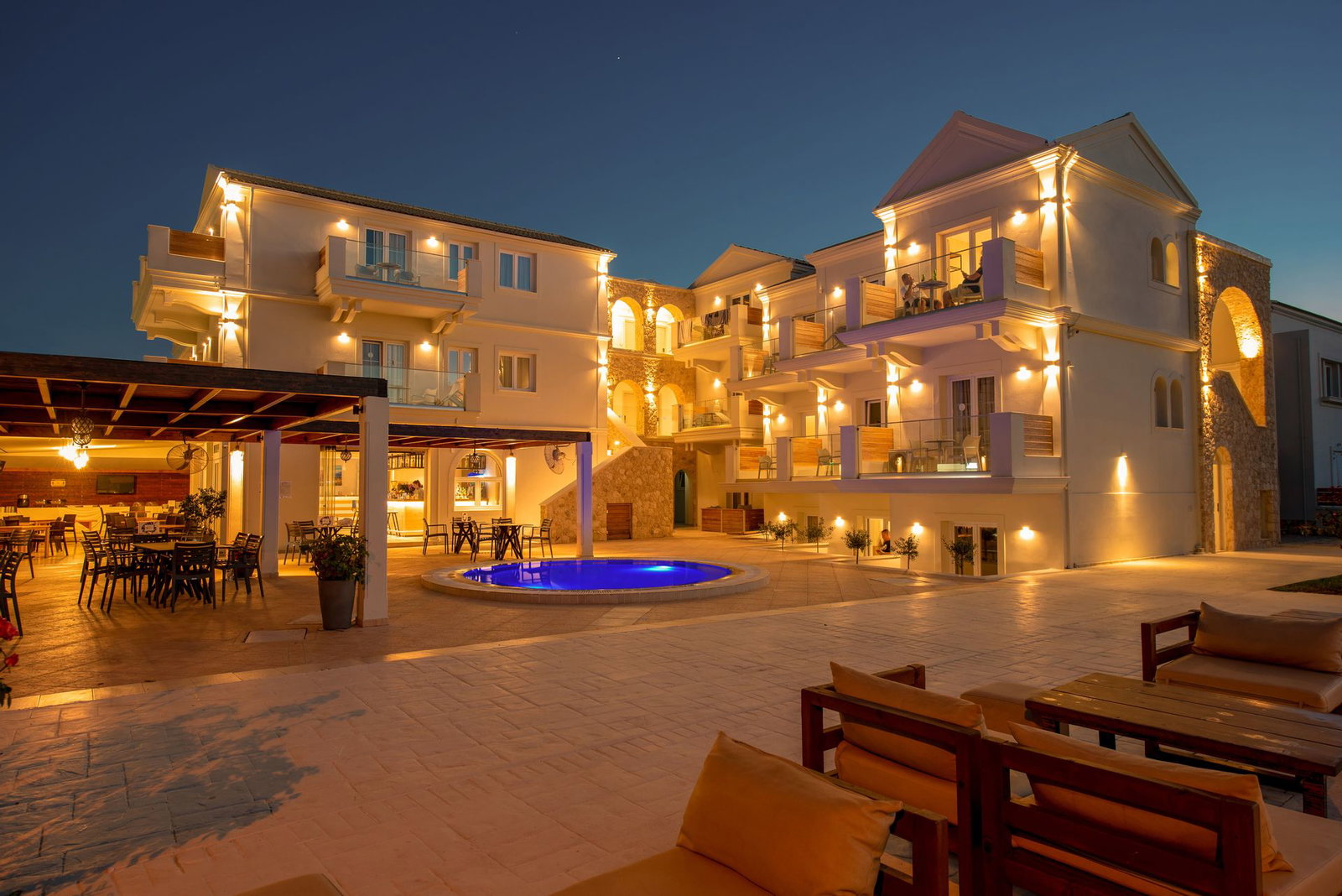 dal travel Ekati Mare Boutique Resort