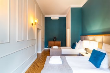 Mr 3 Apartments