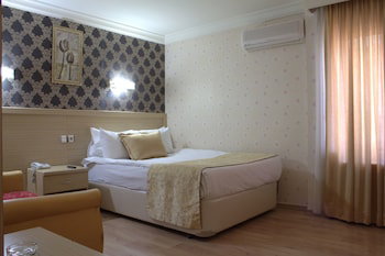 Royal Carine Hotel