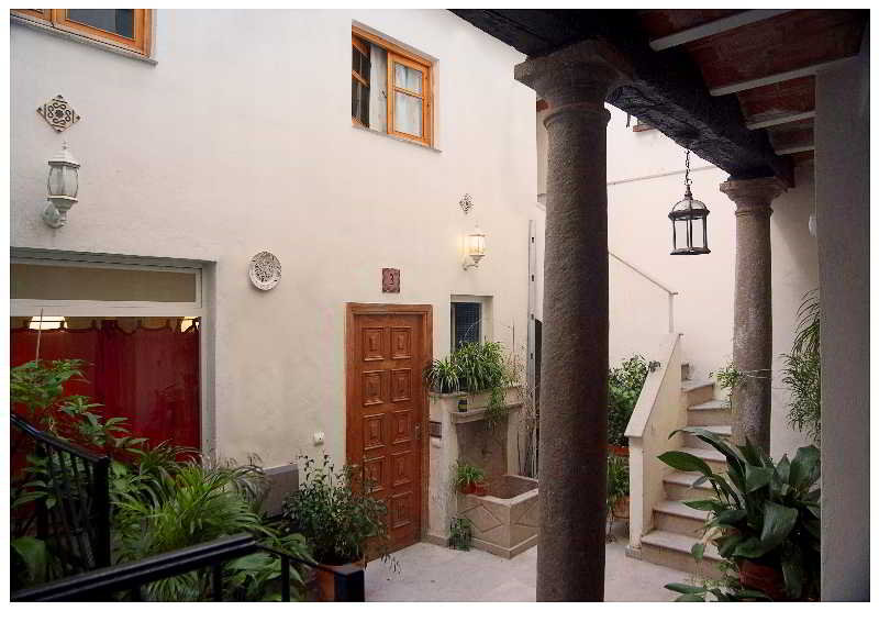 Hotel Las Golondrinas De La Alhambra