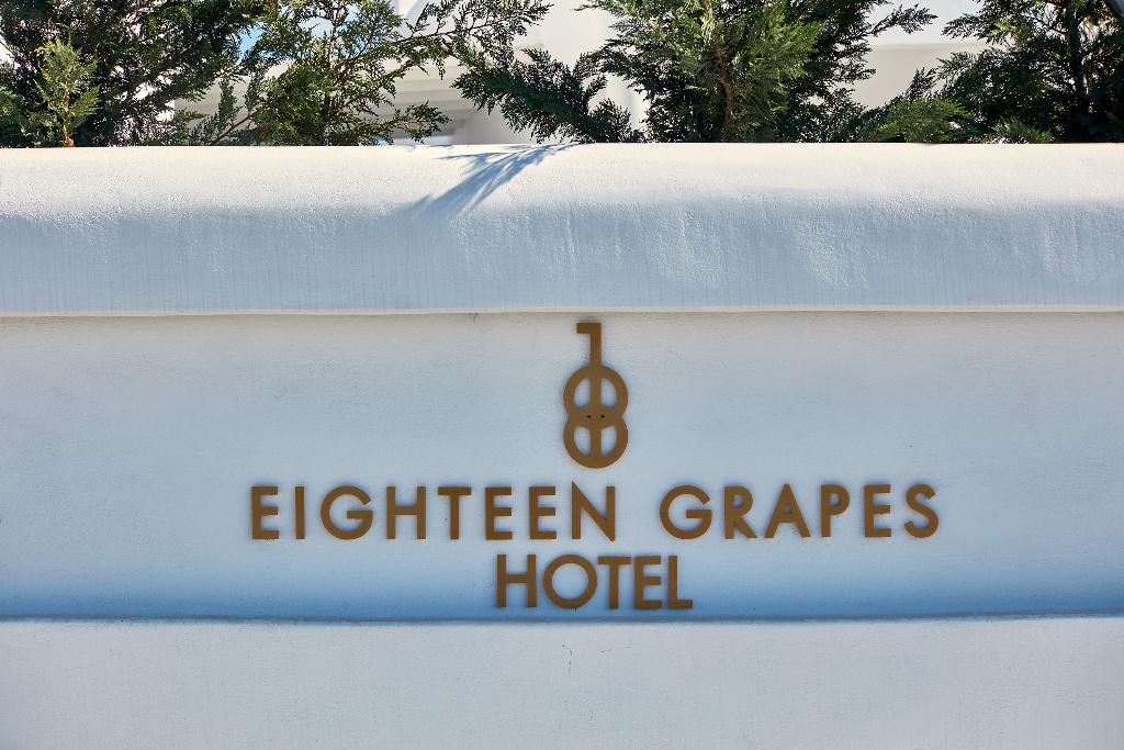 18 Grapes Hotel