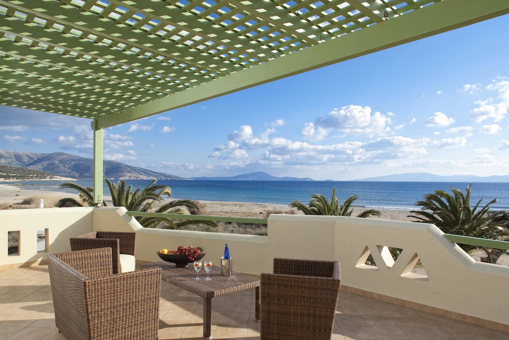 Finikas Hotel