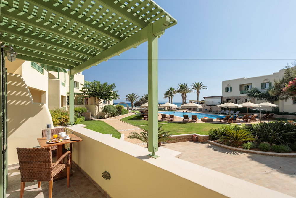 Finikas Hotel