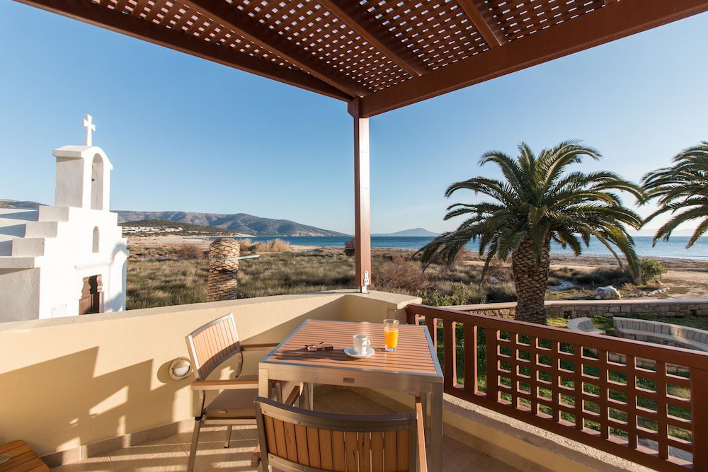 Finikas Hotel