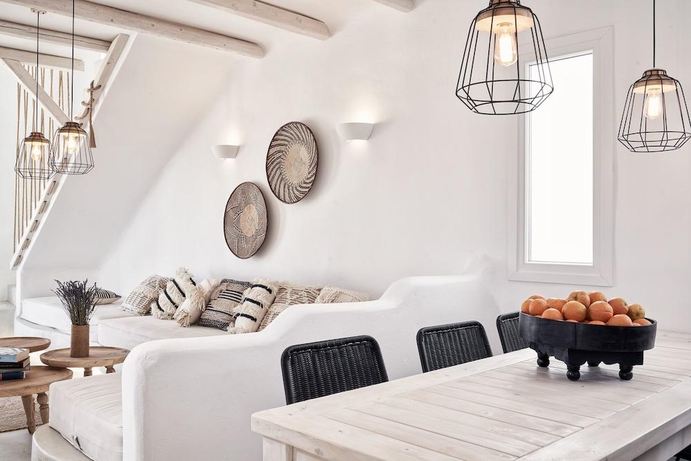 Naxian Utopia Luxury Villas And Suites