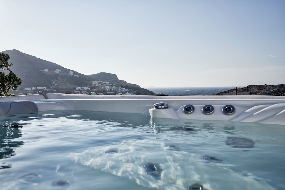 Naxian Utopia Luxury Villas And Suites