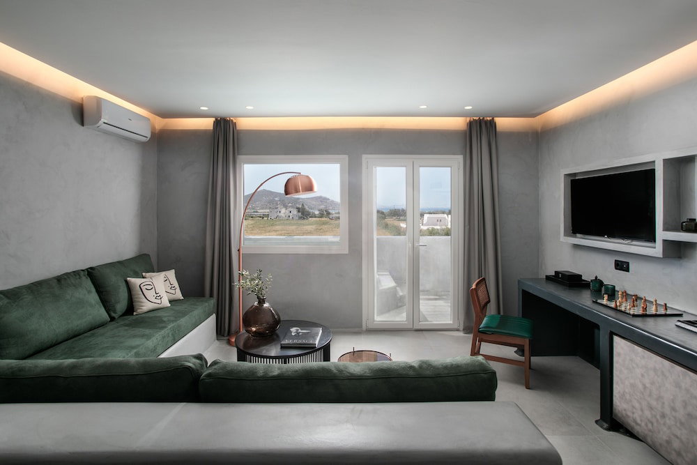 Iphimedeia Apartments & Suites