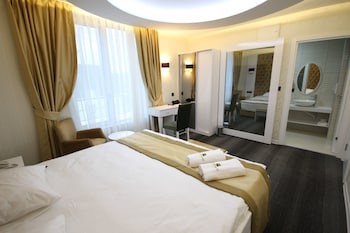 Hotel Grand Silay Hotel