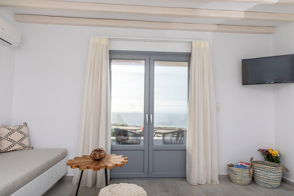 Mythology Naxos Villas & Suites