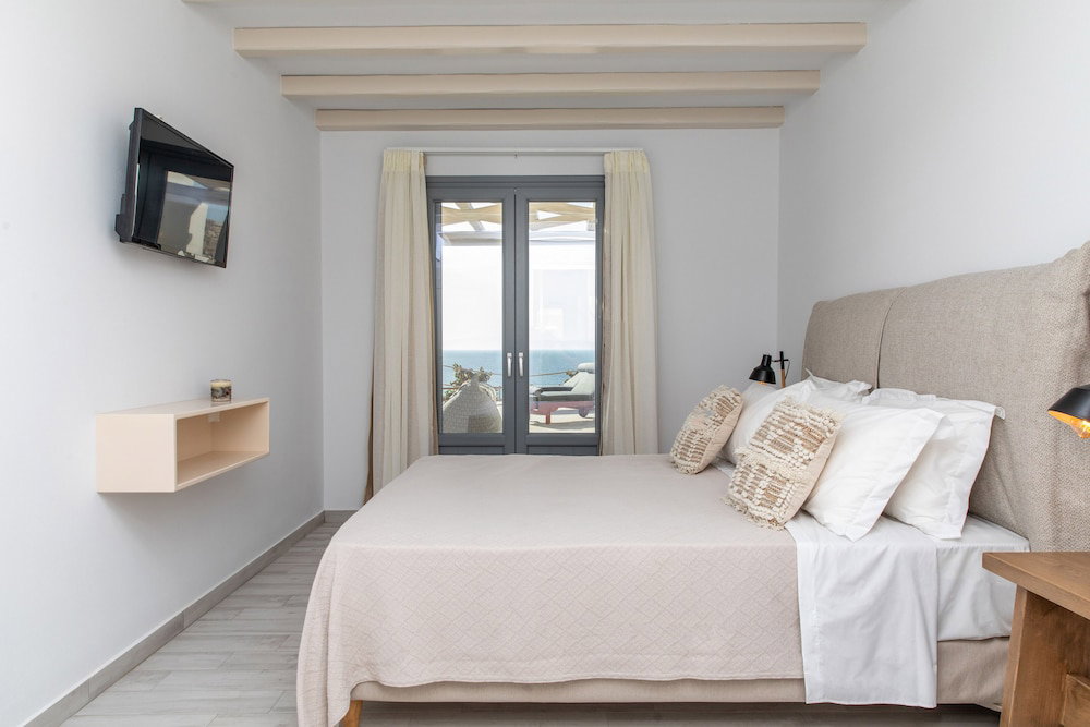 Mythology Naxos Villas & Suites
