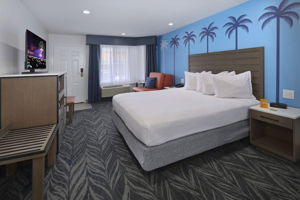 Hotel Tropicana Inn And Suites