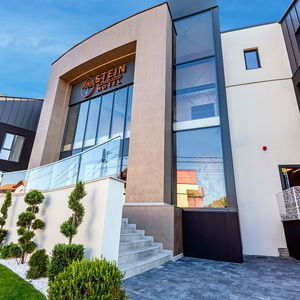 Hotel Stein Collection cazare Dumbravita