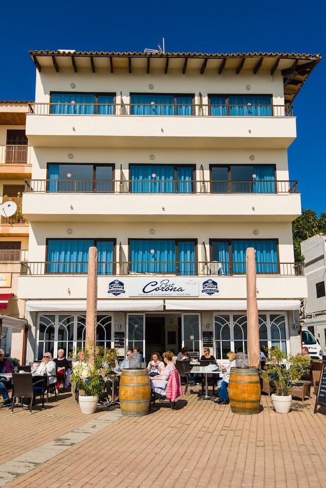 Hostal Port Corona