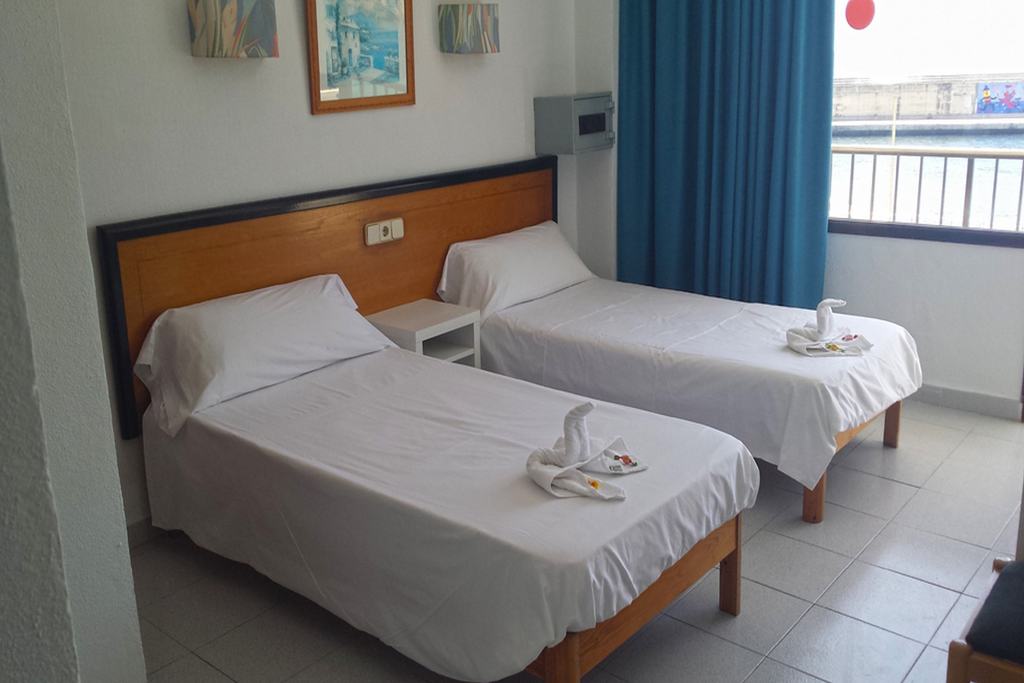 dal travel Hostal Port Corona