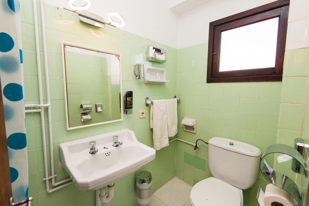 dal travel Hostal Port Corona