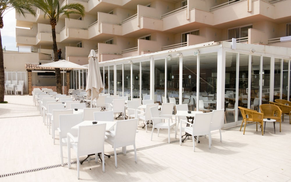 dal travel Som Llevant Suites