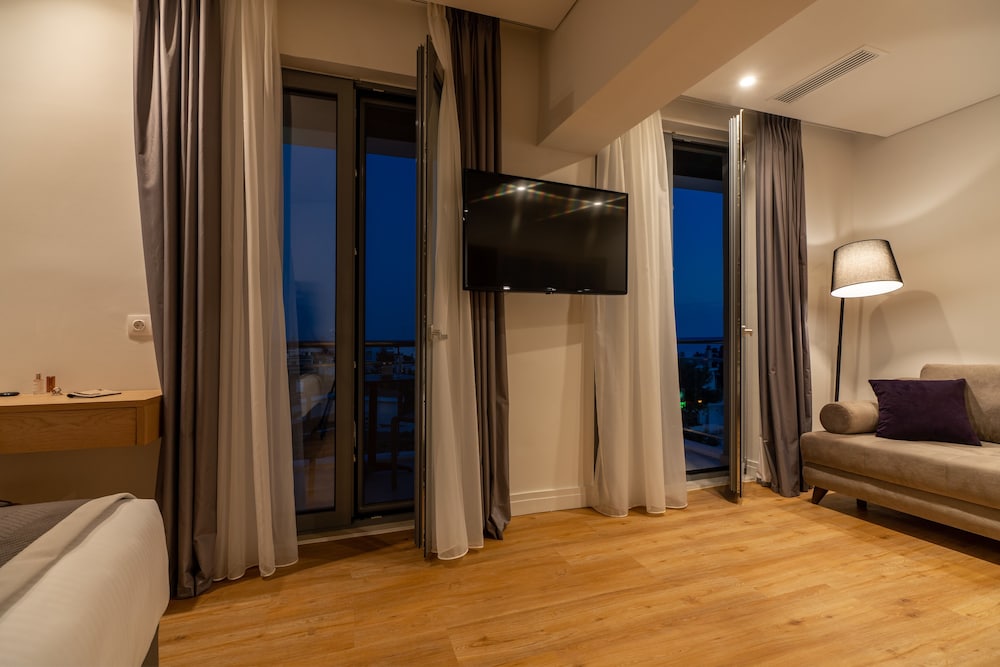 Glyfada Riviera Hotel