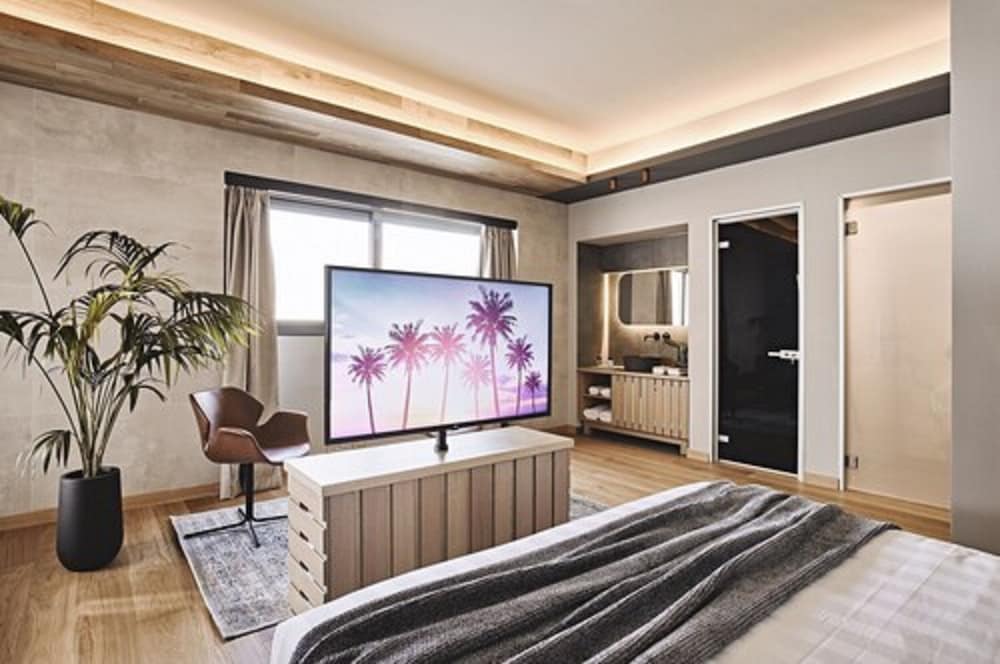 Cama Luxury Suites