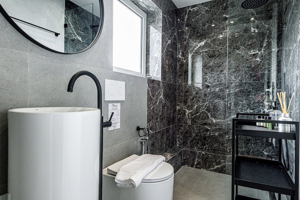 Phaedrus Living: Glyfada Seaview Luxury Penthouse