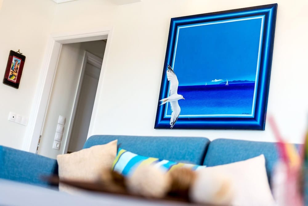 Leo - Unique Glyfada Apartment