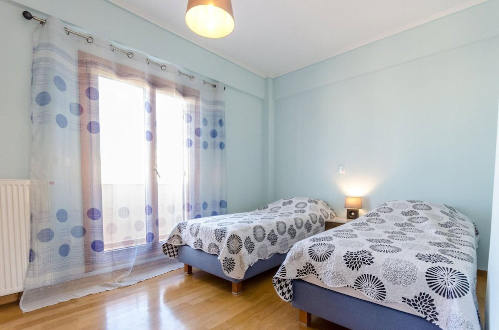 Leo - Unique Glyfada Apartment