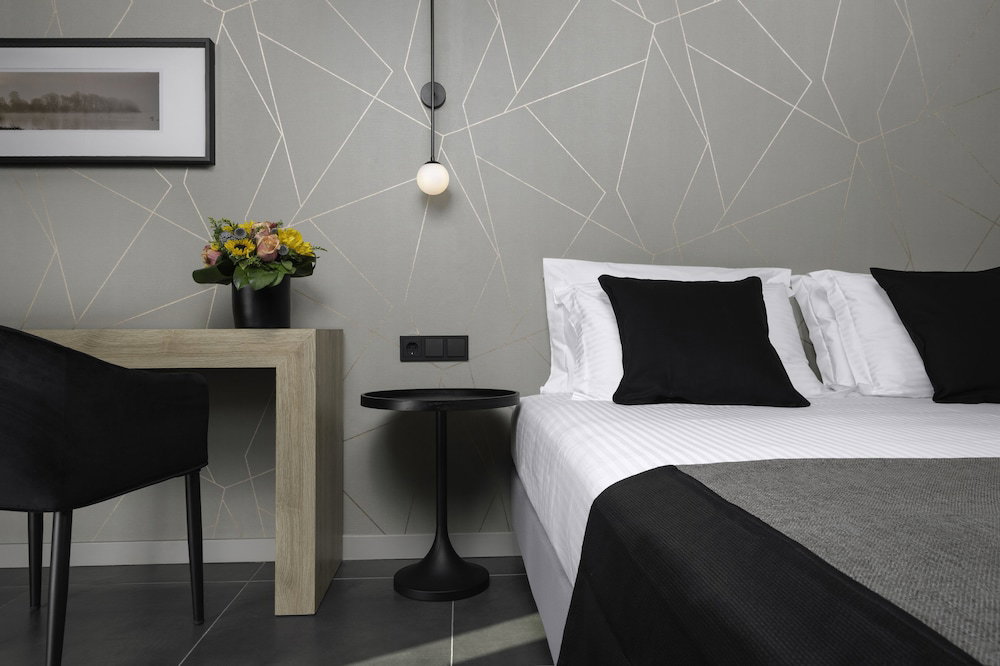 Azur Suites Glyfada