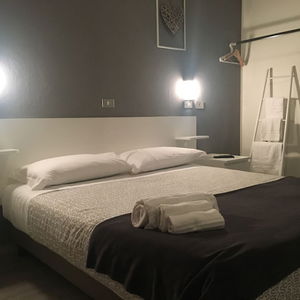 Hotel Wuhostel cazare Cervia