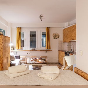 Hotel Downtown Yellow Studio - Central Secret Nest cazare Kalamata